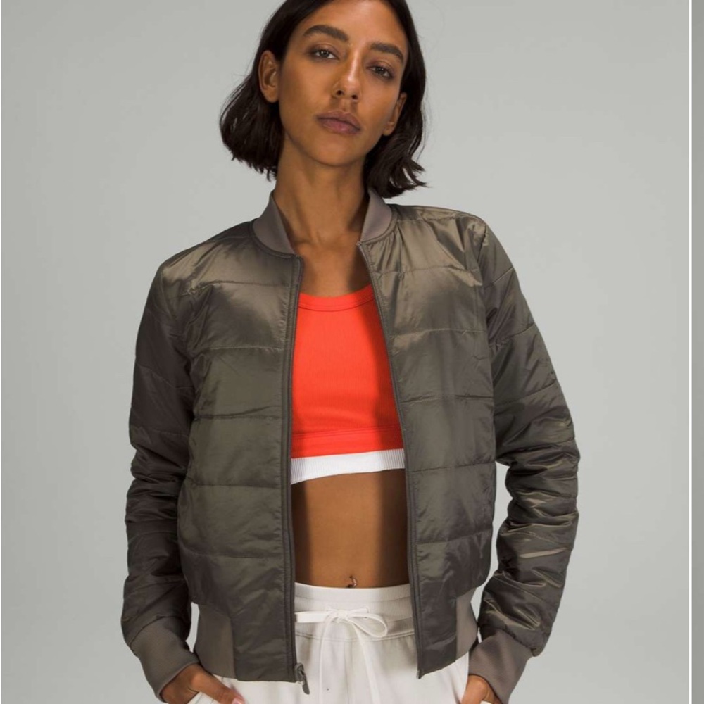 Lululemon Non-Stop Bomber *Reversible
Color: Rover 
Size 6